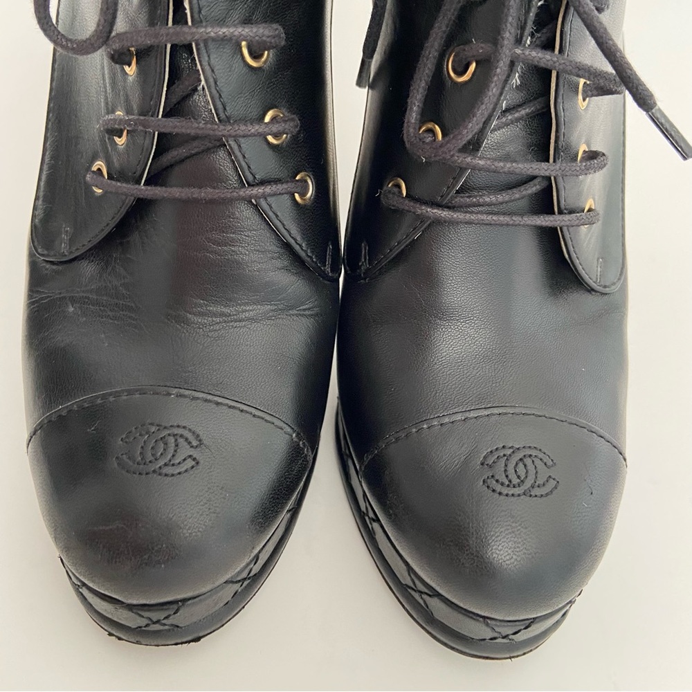 Chanel Black Leather CC Cap Toe Lace Up Platform Ankle Boots - Picture 4 of 16